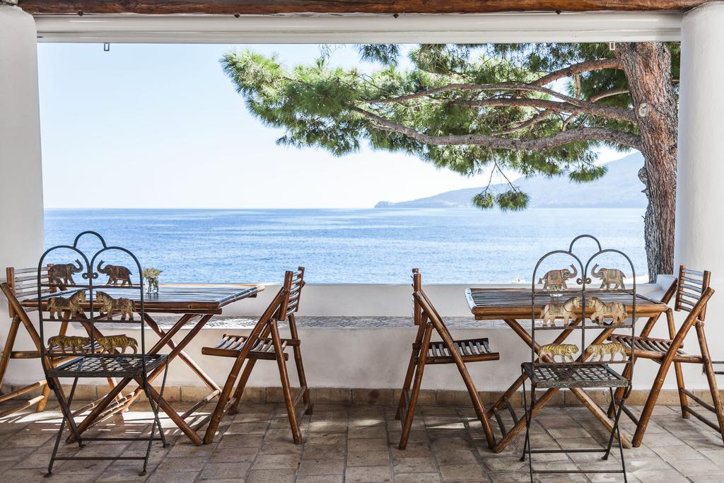 Hotel Mercanti Di Mare Санта Марина Салина Екстериор снимка