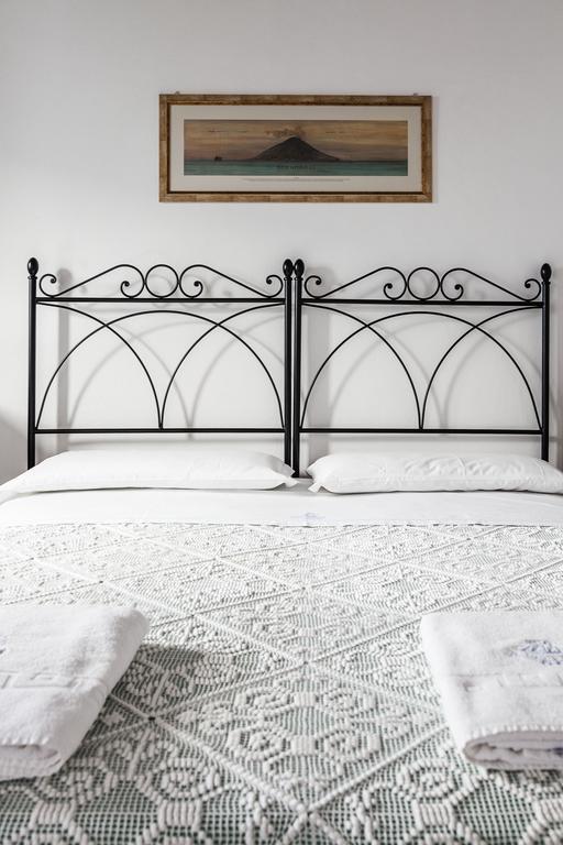 Hotel Mercanti Di Mare Санта Марина Салина Екстериор снимка