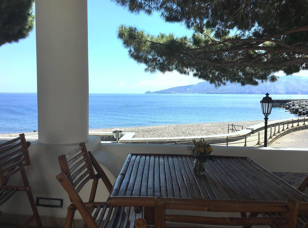 Hotel Mercanti Di Mare Санта Марина Салина Екстериор снимка