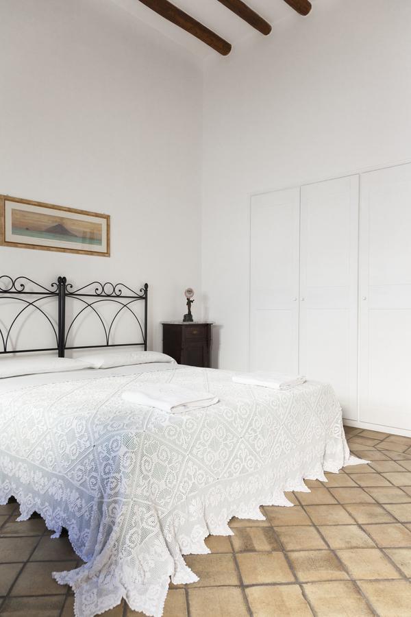 Hotel Mercanti Di Mare Санта Марина Салина Екстериор снимка